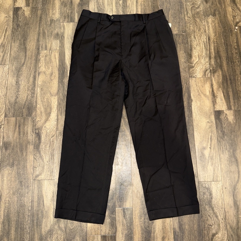 JoS. A.‎ Bank Pleated Straight Leg Casual Dress Pants Men's Size 36x30 Black